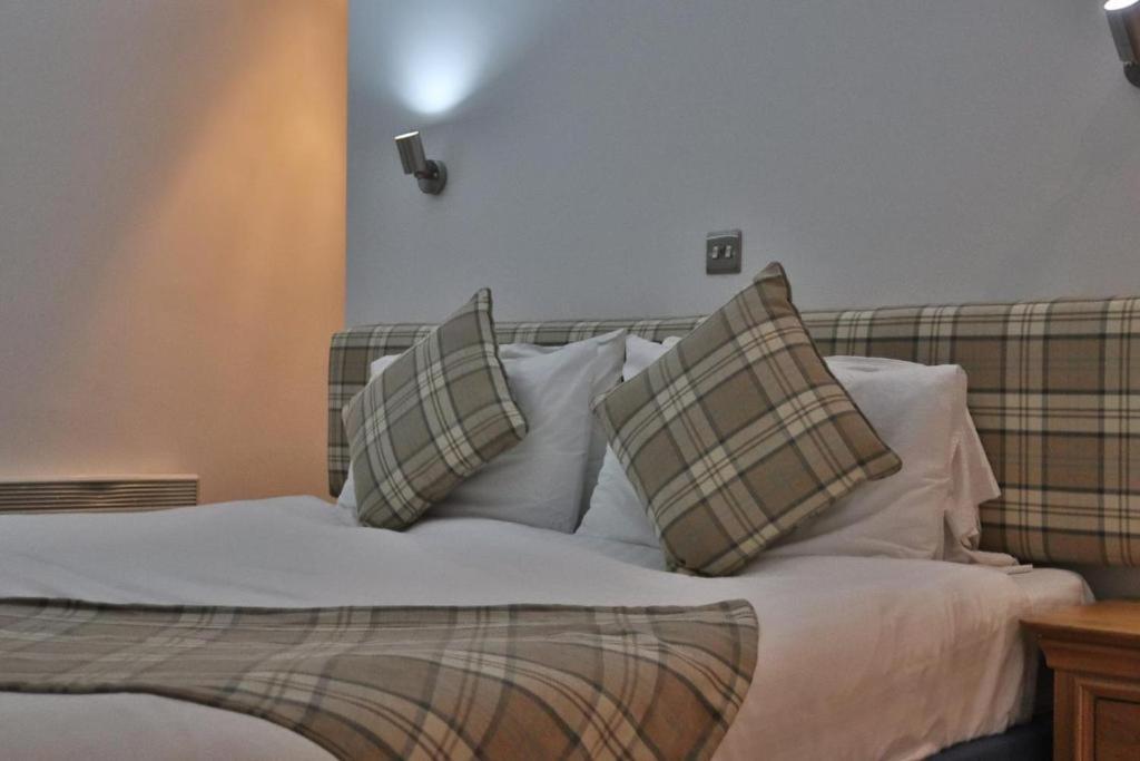Loch Long Hotel 3*