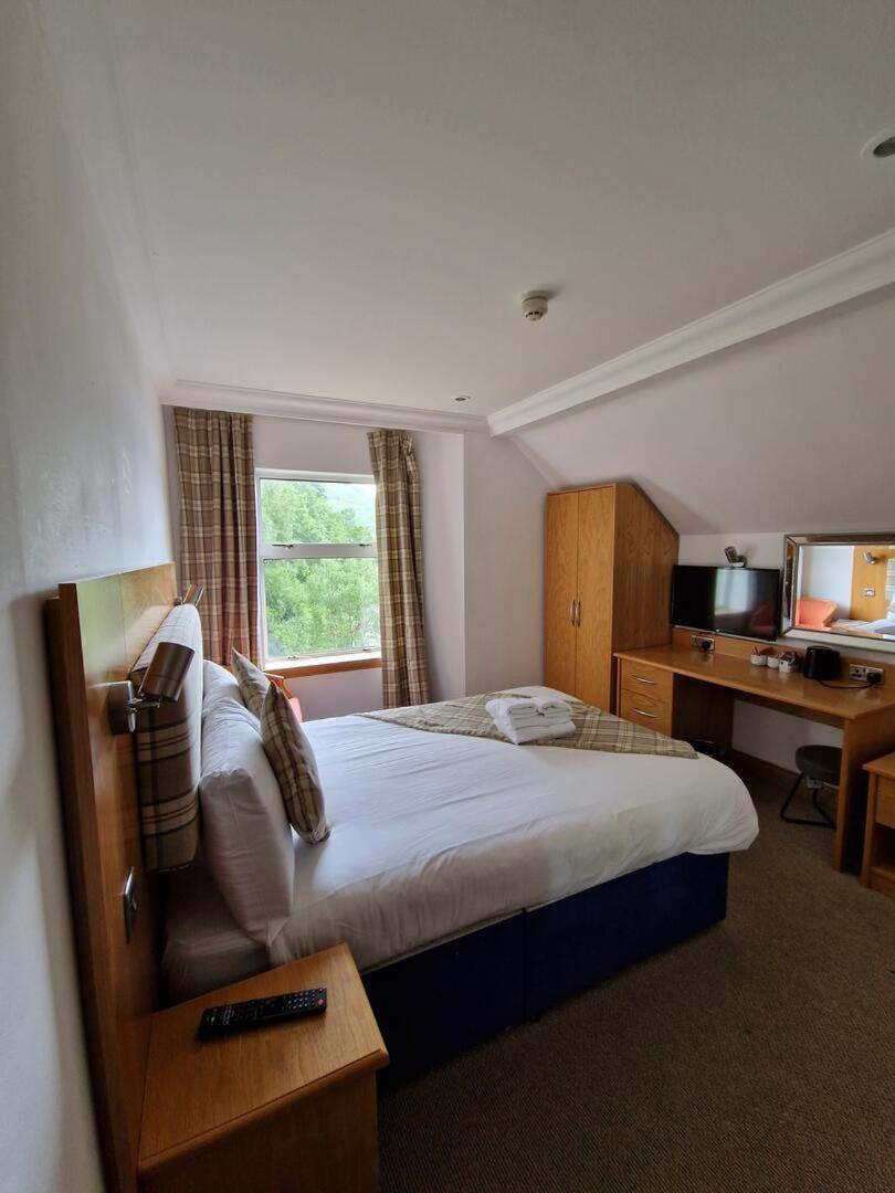Hotel Loch Long