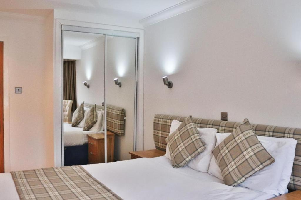 Loch Long 3*
